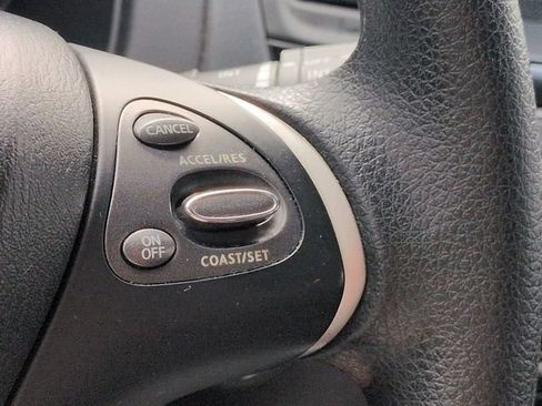 Used 2020 Nissan Pathfinder S AWD/4WD image 23