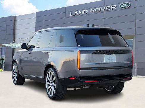 New 2025 Land Rover Range Rover Long Wheelbase SE image 4