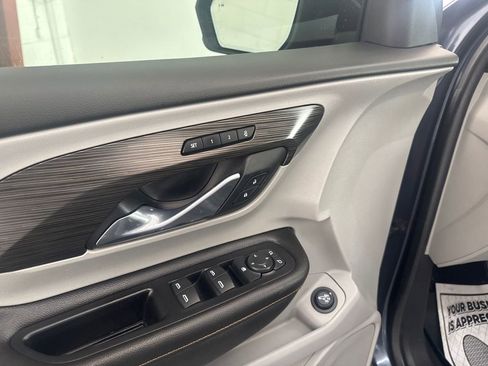 Used 2019 GMC Terrain SLT w/ Preferred Package image 10