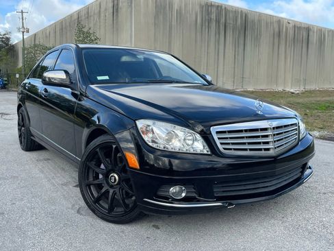Used 2009 Mercedes-Benz C 300 Sedan image 2
