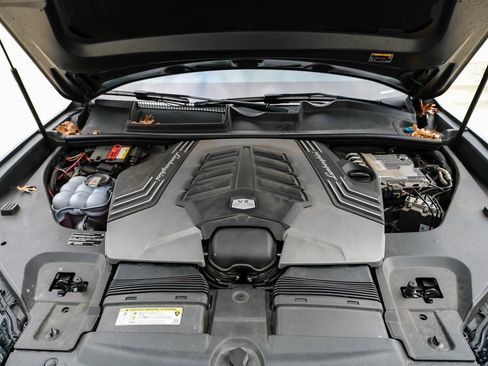 Used 2020 Lamborghini Urus image 54