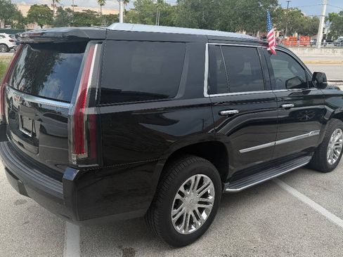 Used 2018 Cadillac Escalade 2WD image 5