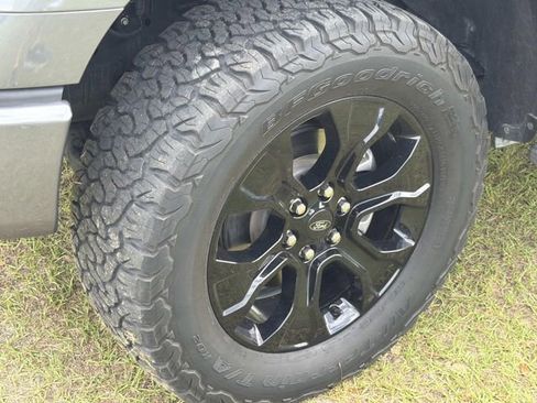 Used 2022 Ford F150 Lariat w/ Equipment Group 502A High image 15