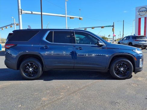 Used 2023 Chevrolet Traverse LS image 8