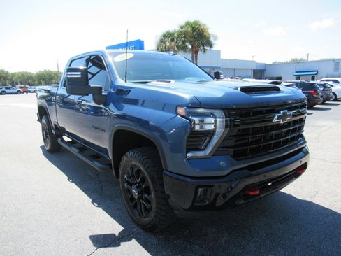 Used 2025 Chevrolet Silverado 2500 LTZ w/ Trail Boss Package AWD/4WD image 3