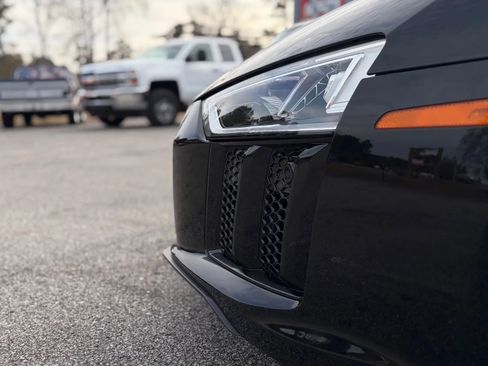 Used 2017 Audi R8 V10 w/ Ceramic Brake Package image 2