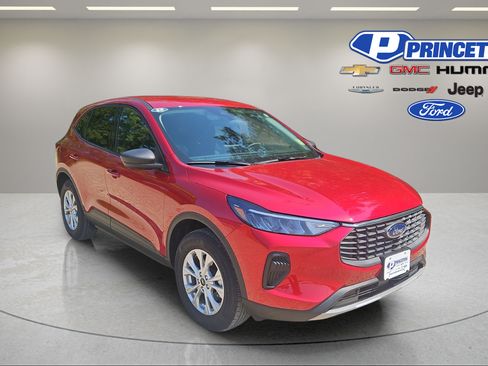Used 2025 Ford Escape Active w/ Cold Weather Package AWD/4WD image 1