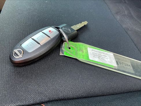 Used 2023 Nissan Frontier Pro-X image 19