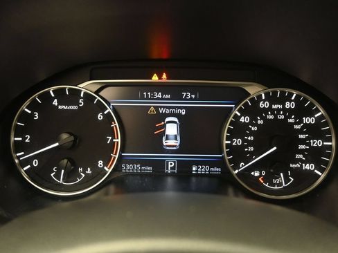 Used 2025 Nissan Altima 2.5 SV FWD image 14