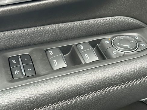 Used 2021 GMC Yukon Denali image 14