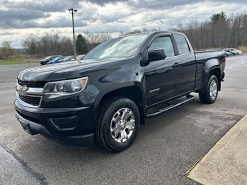 Used 2017 Chevrolet Colorado LT AWD/4WD image 6