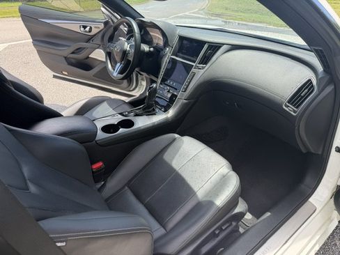 Used 2022 INFINITI Q60 3.0t Luxe w/ Essential Package RWD image 14