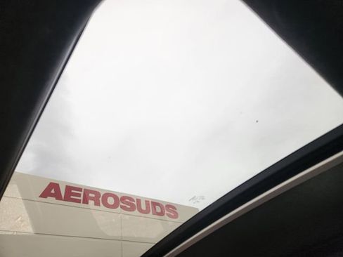 Used 2024 Volvo XC40 Recharge Ultimate w/ Protection Package Premier image 27