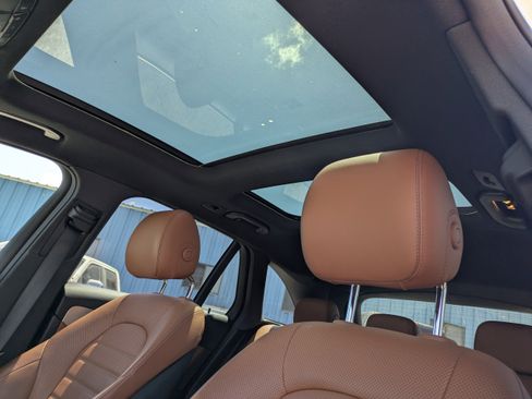 Used 2022 Mercedes-Benz GLC 300 image 27