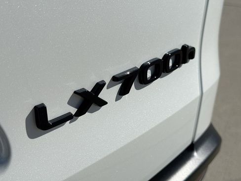 New 2025 Lexus LX 700h Luxury image 10