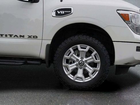 Used 2021 Nissan Titan SV w/ SV Convenience Package image 10