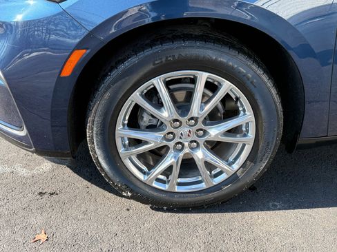 Used 2023 Buick Enclave Essence w/ Experience Buick Package image 9