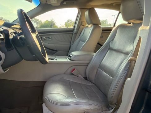 Used 2010 Ford Taurus Limited FWD image 21