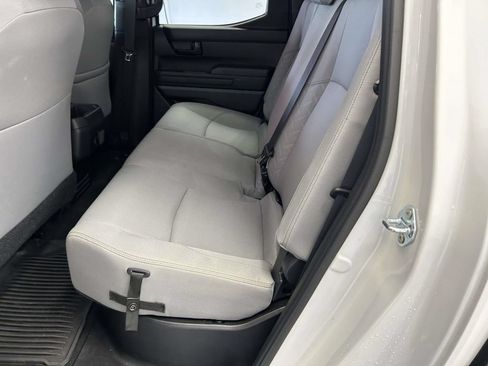 Certified 2025 Toyota Tacoma SR5 AWD/4WD image 17