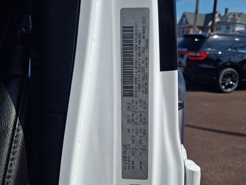 Used 2020 Jeep Gladiator Rubicon w/ LED Lighting Group AWD/4WD image 24
