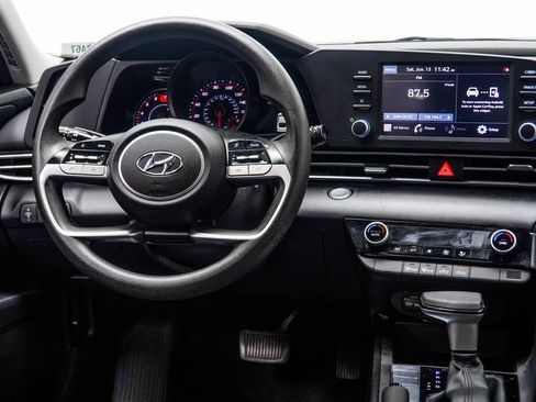 Used 2022 Hyundai Elantra SEL w/ Cargo Package FWD image 17