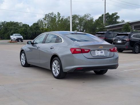 Used 2025 Chevrolet Malibu LT FWD image 4
