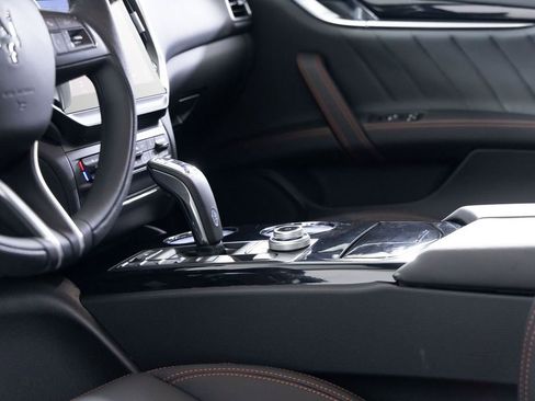 Used 2023 Maserati Ghibli Modena image 6