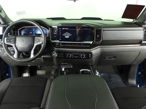 Used 2024 Chevrolet Silverado 1500 LT Trail Boss w/ Convenience Package II image 25