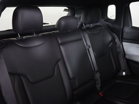 Used 2023 Jeep Compass Latitude AWD/4WD image 30