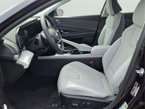 New 2026 Hyundai Elantra Limited FWD image 8