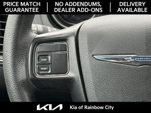 Used 2011 Chrysler 200 LX FWD image 27