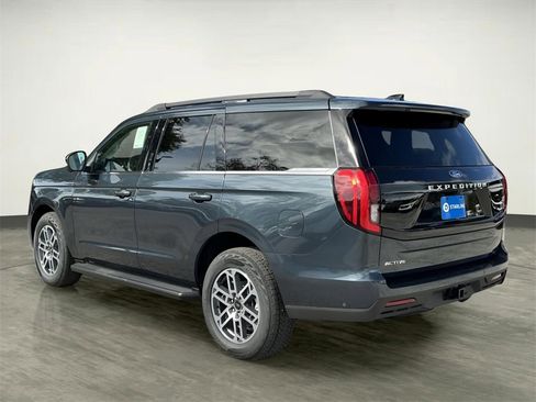 New 2025 Ford Expedition Active image 5