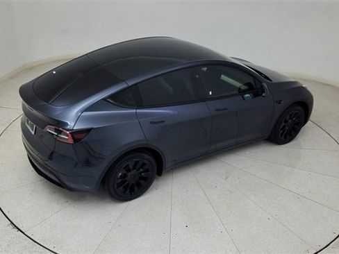 Used 2024 Tesla Model Y 2WD image 81
