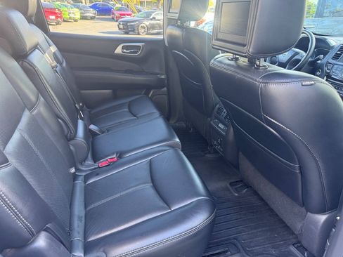 Used 2015 Nissan Pathfinder Platinum w/ Family Entertainment Package FWD image 13