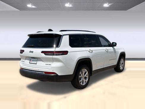 Certified 2022 Jeep Grand Cherokee L Limited AWD/4WD image 9