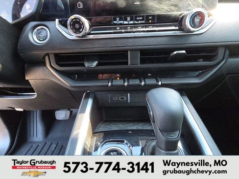 Used 2024 Chevrolet Colorado Trail Boss w/ Advanced Trailering Package AWD/4WD image 24