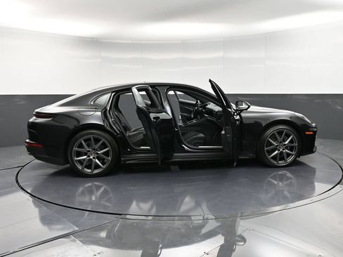 Certified 2025 Porsche Panamera 4 AWD/4WD image 35