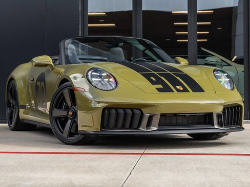 Certified 2026 Porsche 911 GTS RWD image 6