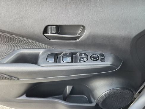 Used 2020 Nissan Kicks S FWD image 32