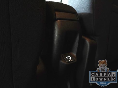 Used 2019 Jeep Renegade Latitude AWD/4WD image 14