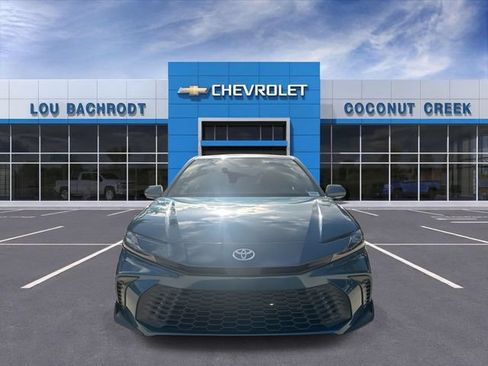 Used 2025 Toyota Camry SE FWD image 3