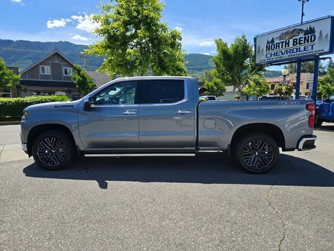 Used 2022 Chevrolet Silverado 1500 LTZ w/ Safety Package II AWD/4WD image 8