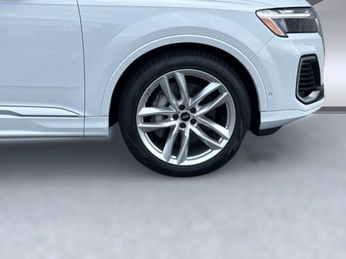 New 2025 Audi Q7 3.0T Premium Plus AWD/4WD image 11