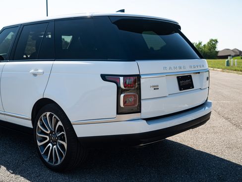 Used 2020 Land Rover Range Rover HSE image 18