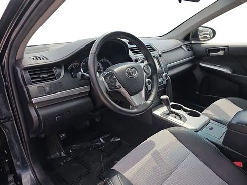 Used 2014 Toyota Camry SE w/ Moonroof Package image 13