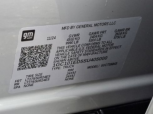 Used 2025 Chevrolet Silverado EV RST AWD/4WD image 30