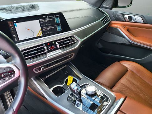 Used 2022 BMW X7 M50i image 19