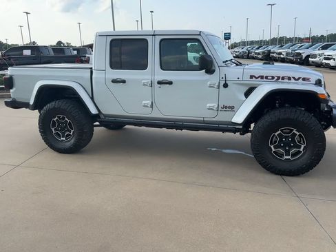 Used 2022 Jeep Gladiator Mojave w/ LED Lighting Group AWD/4WD image 2