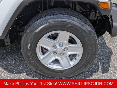 Used 2023 Jeep Gladiator Sport AWD/4WD image 10