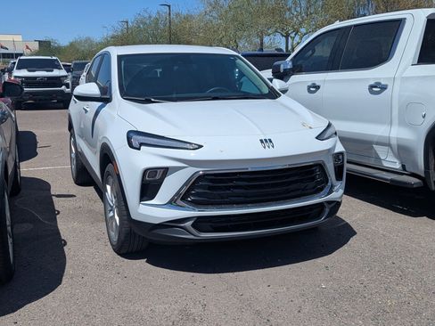 Used 2025 Buick Encore GX Preferred FWD image 2